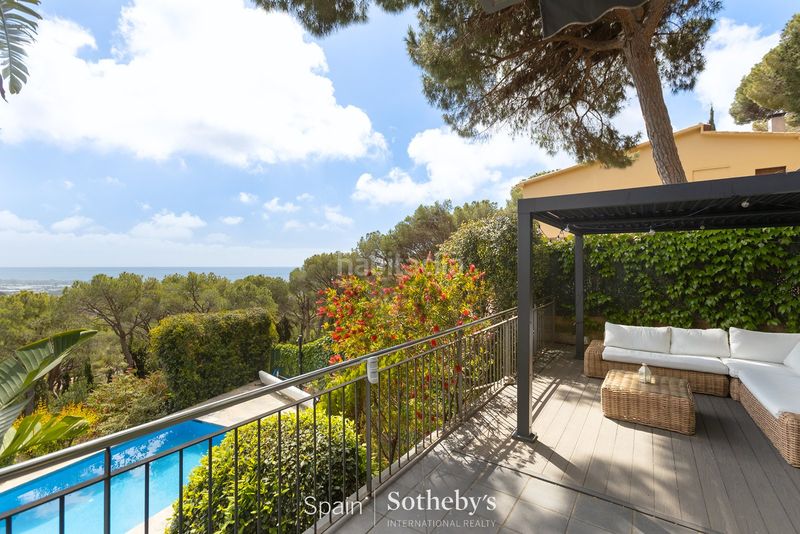 Foto 5128a9e0-57ea-4d8a-b87a-f1e649e9f0a8. Casa amb aparcament piscina a Premià de Dalt