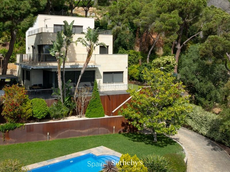 Foto b305e9c6-1640-44fc-b142-82c3f22d0c2d. Casa amb aparcament piscina a Premià de Dalt