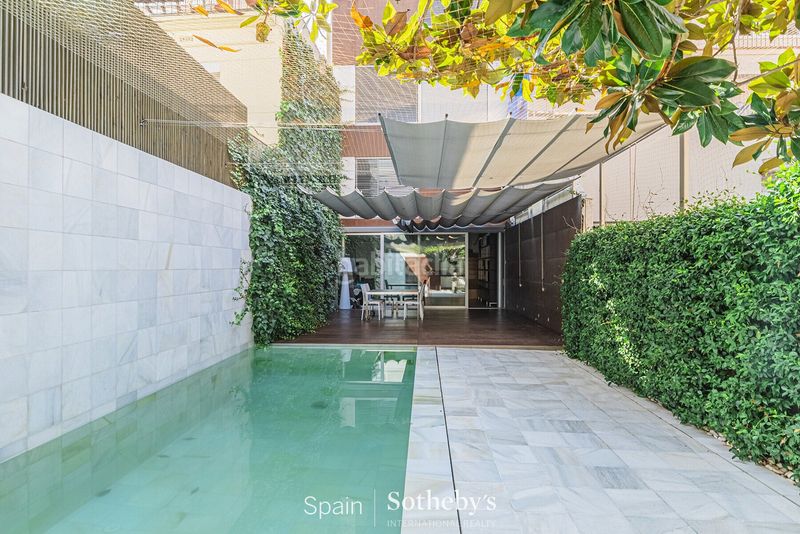 Foto 5c04a089-8c04-4aaf-99e0-cdc5fd25c03a. Casa amb aparcament piscina a Barri de les Corts Barcelona