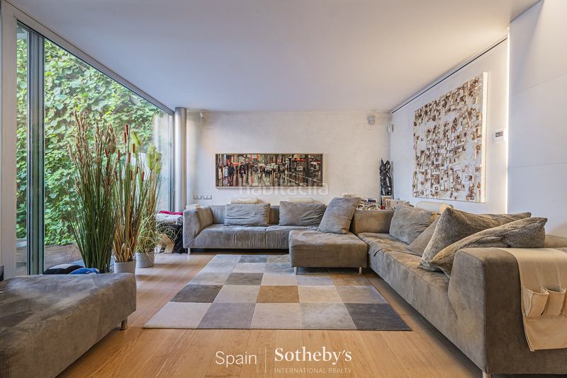 Foto 843db946-3e9d-4c3e-b2ea-442882062398. Casa amb aparcament piscina a Barri de les Corts Barcelona