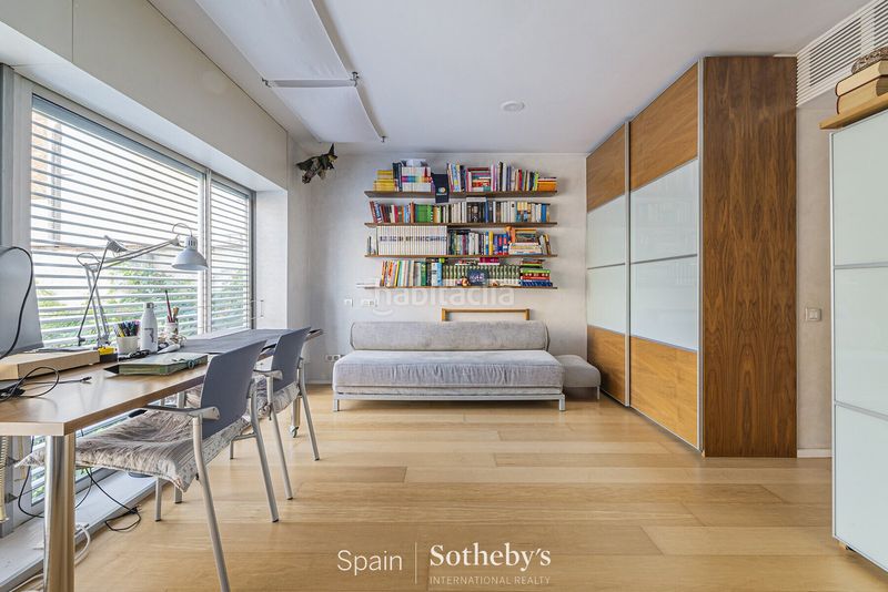 Foto d6fa1288-6c72-49a5-b2f0-0ceb1bf41274. Casa amb aparcament piscina a Barri de les Corts Barcelona