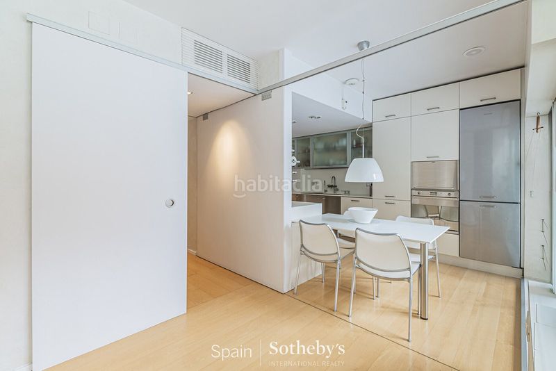 Foto fe59c5f8-3924-408b-9d0a-869ac9971f5c. Casa amb aparcament piscina a Barri de les Corts Barcelona