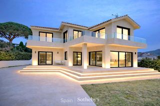 Haus in Alella. Vila de ensueño con magnificas vistas al mar en can teixidor. pa
