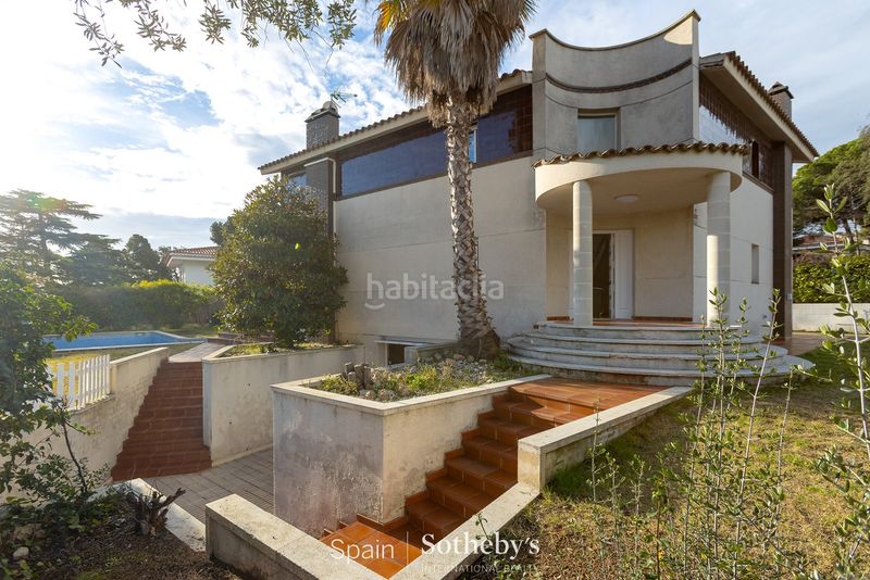 Foto 0f6ef8bd-f327-486d-8df5-43cd6c998d40. Casa amb aparcament piscina a Alella