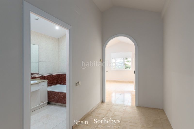 Foto 4d73294b-1fd9-46a7-8e2d-0df1a285fd9e. Casa amb aparcament piscina a Alella