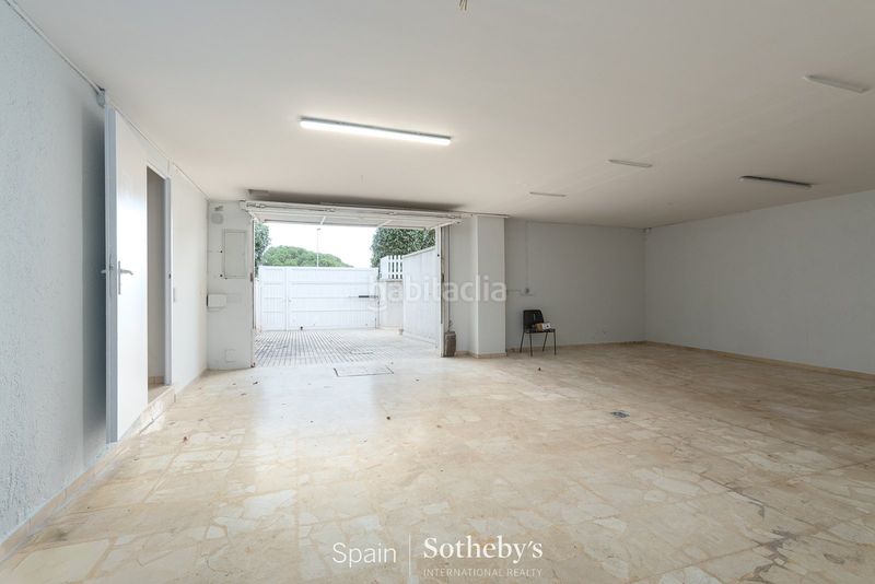 Foto 5985e7a0-5b3c-4e20-9107-772145d630e3. Casa amb aparcament piscina a Alella