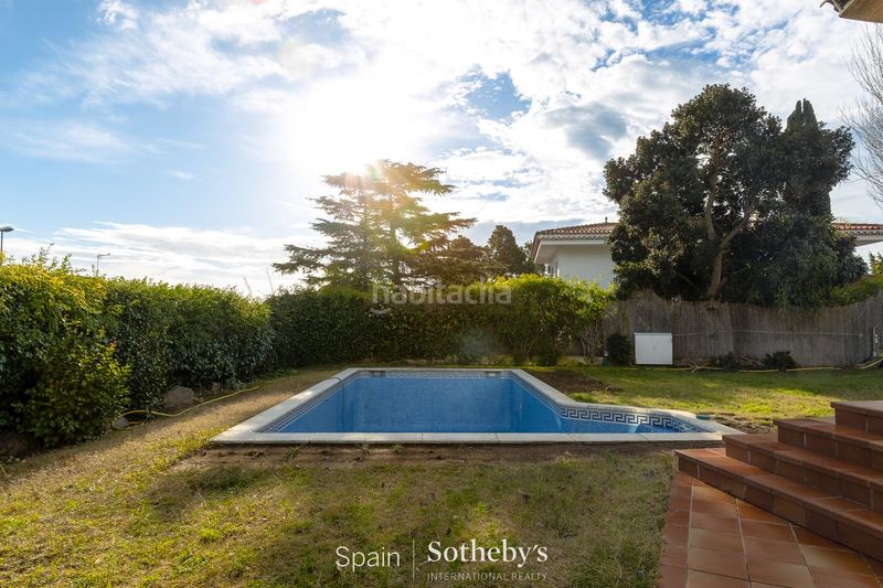Foto 6dffc659-9455-4337-bd77-435cb8911842. Casa amb aparcament piscina a Alella
