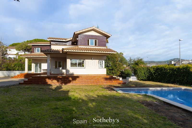 Foto a285383c-f2f3-4309-adc5-41af87b17a1e. Casa amb aparcament piscina a Alella