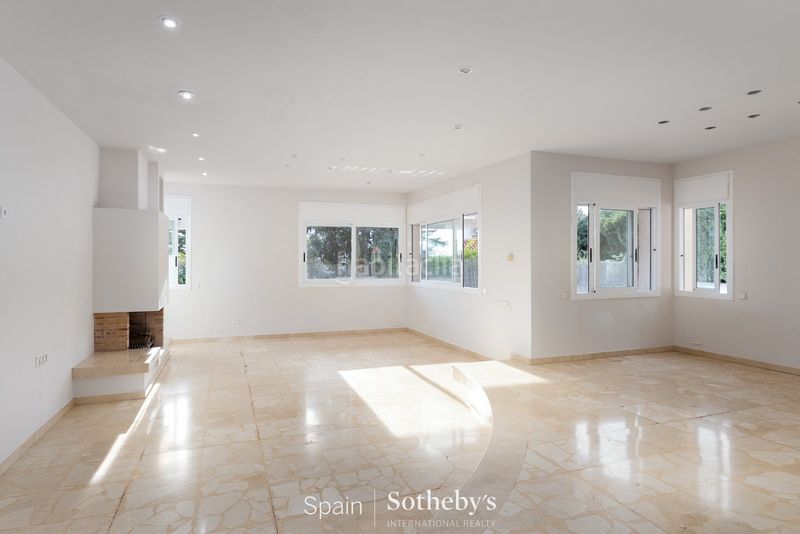 Foto ea3ed158-8bf5-4453-9c0a-3c04a29f3eb9. Casa amb aparcament piscina a Alella