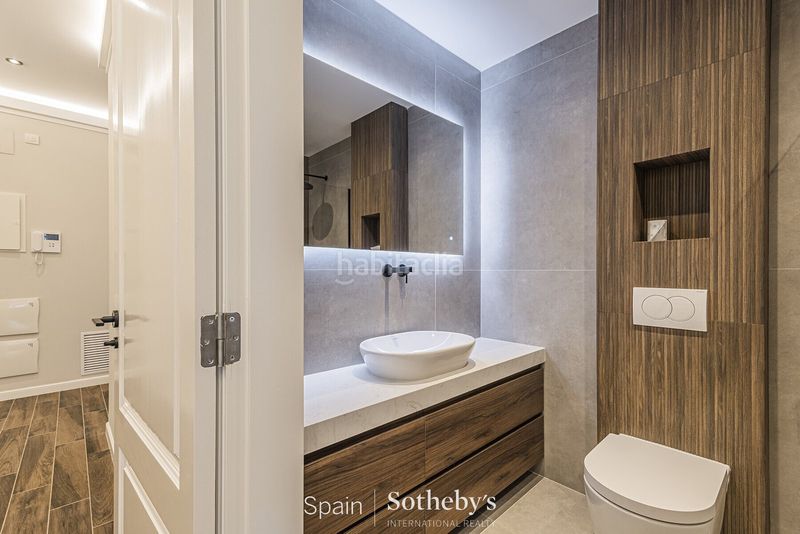 Foto e4205f35-63ad-4cb4-b57e-d95e2a5a760e. Apartament amb calefacció a St. Pere - Sta. Caterina - El Born Barcelona