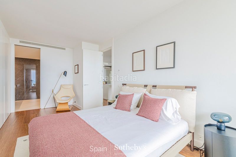 Foto 210d76e1-8a3b-44d4-840b-f73f21dae7dc. Apartament amb calefacció aparcament piscina a Provençals del Poblenou Barcelona