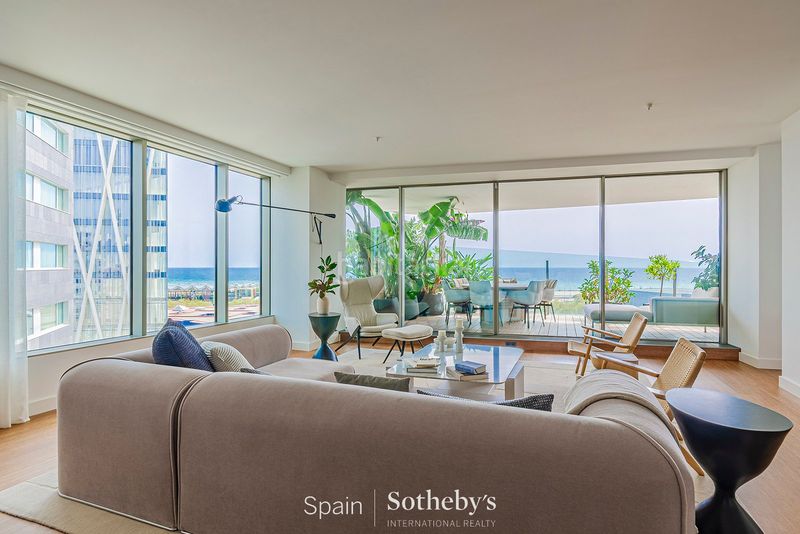 Foto 49029aaa-8143-4d2e-bc97-95f6f703068c. Apartament amb calefacció aparcament piscina a Provençals del Poblenou Barcelona