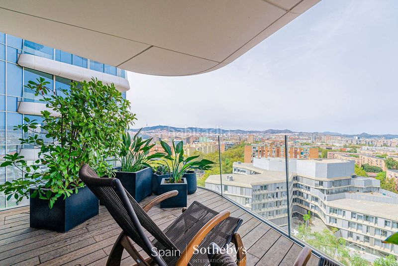 Foto 7a8ce562-3ab7-489d-8f60-be7a3cff4291. Apartament amb calefacció aparcament piscina a Provençals del Poblenou Barcelona