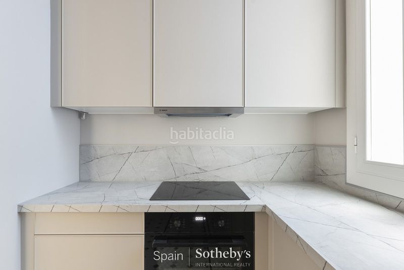 Foto 530b3362-fa4c-4a54-81bf-b04654fc45f2. Apartament a Raval Barcelona