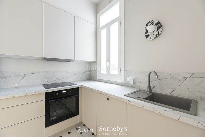 Foto e127d7cb-7fc1-4e7a-a35d-8cffa525d77b. Apartament a Raval Barcelona