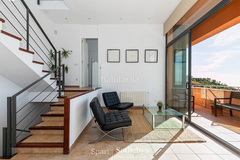 Foto 06b5d987-4ef8-46d5-a496-ccd4d32932e5. Casa amb calefacció aparcament piscina a Levantina - Montgavina - Quintmar Sitges
