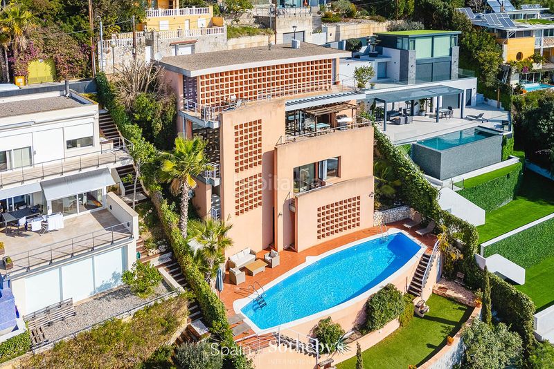 Foto 4504f581-296e-41d5-a48e-8ae813ebd3a7. Casa amb calefacció aparcament piscina a Levantina - Montgavina - Quintmar Sitges