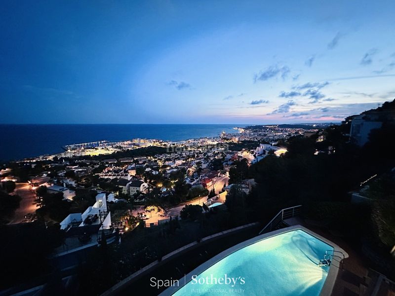 Foto 5967c808-79dd-45cc-848d-19bdbf2c079b. Casa amb calefacció aparcament piscina a Levantina - Montgavina - Quintmar Sitges