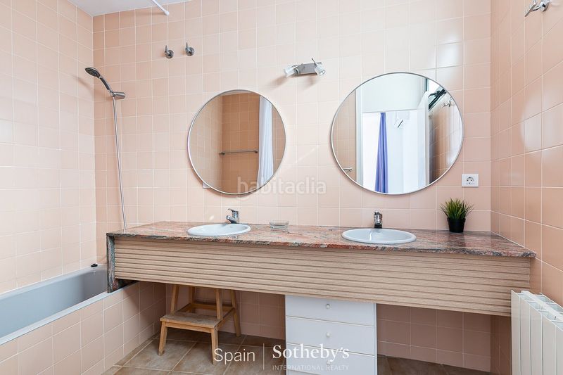 Foto 746aa529-83d4-43d3-8d79-f078acb6d8d1. Casa amb calefacció aparcament piscina a Levantina - Montgavina - Quintmar Sitges