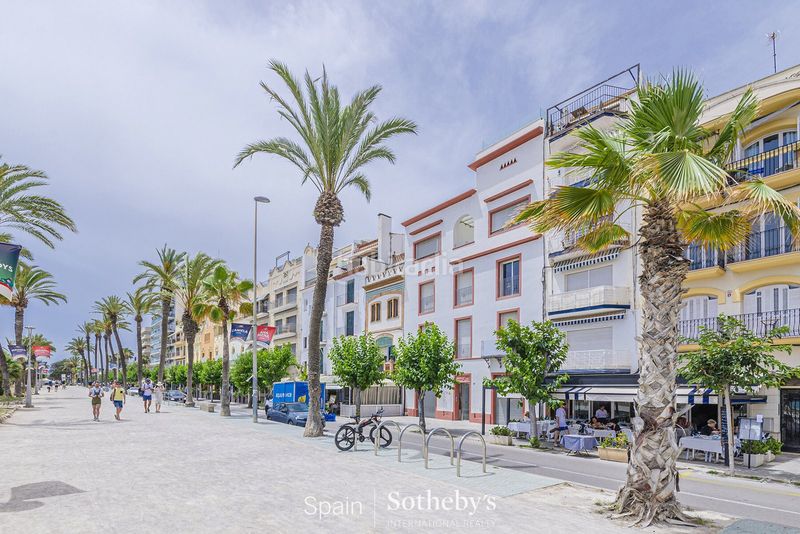 Foto e8ef8fb4-c605-4cc0-b136-14e48dde8cc1. Local comercial a Centre Sitges