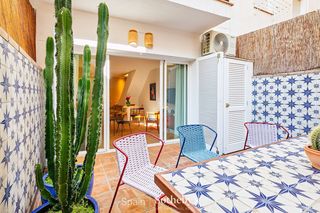 Dúplex  Carrer d'antoni gaudí. Dúplex reformado recientemente de 2 dormitorios en el centro de