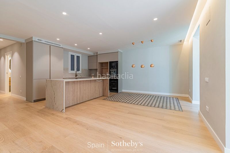 Foto 1b3b39dd-1ce3-4fb9-9d47-67de34ee8ccf. Apartament a bergara 5 a Dreta de l´Eixample Barcelona