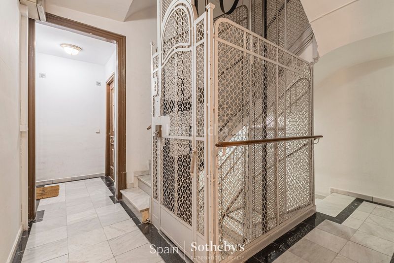 Foto ac4a90fb-c923-4739-84ea-2a7c7767ca3c. Apartament a bergara 5 a Dreta de l´Eixample Barcelona