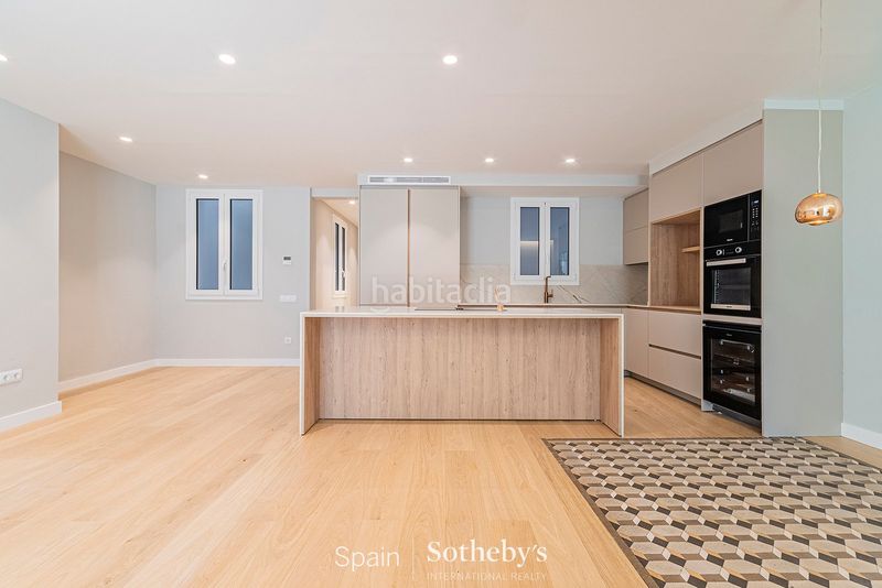 Foto d0b5fd2a-1bd0-4bdc-882c-bef3d2c2e2ba. Apartament a bergara 5 a Dreta de l´Eixample Barcelona