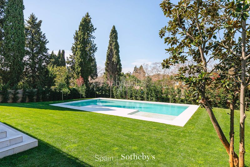 Foto 08b298ba-3e06-42cb-99ca-c88450eab6a5. Casa con riscaldamento parcheggio piscina in Eixample Sant Cugat del Vallès