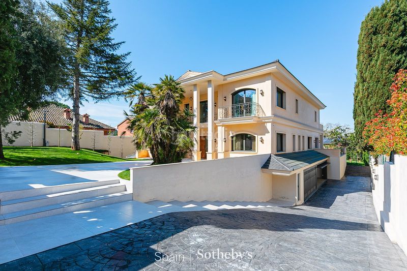 Foto 4b7a6d63-0401-426f-8f35-475f6e3d28f8. Casa con riscaldamento parcheggio piscina in Eixample Sant Cugat del Vallès