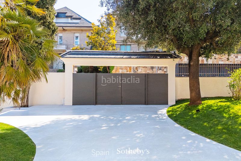 Foto 57a1dafc-7c22-43fb-8464-593e2438f483. Casa con riscaldamento parcheggio piscina in Eixample Sant Cugat del Vallès