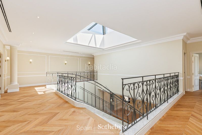 Foto 65140256-5914-4c4b-92ad-df17a9edb7d3. Casa con riscaldamento parcheggio piscina in Eixample Sant Cugat del Vallès