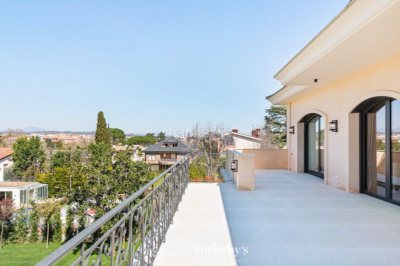 Foto 83d57d8b-a999-4e69-83a7-fd49c6521790. Casa con riscaldamento parcheggio piscina in Eixample Sant Cugat del Vallès