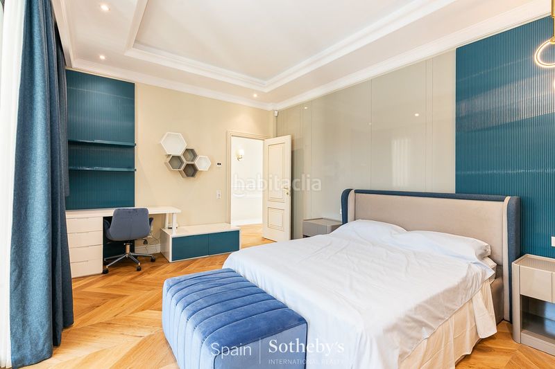 Foto a255704a-b538-48cd-950e-b18bfc18c992. Casa con riscaldamento parcheggio piscina in Eixample Sant Cugat del Vallès