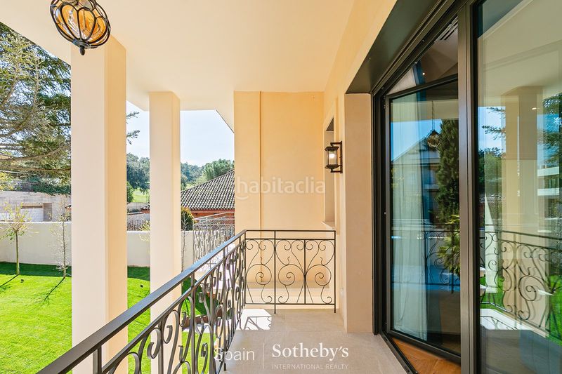 Foto a7a02227-7b85-4356-b8f6-eedf4ba267b8. Casa con riscaldamento parcheggio piscina in Eixample Sant Cugat del Vallès