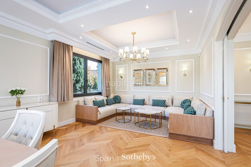 Foto af5655cd-158d-4056-a1d5-a15b835d8948. Casa con riscaldamento parcheggio piscina in Eixample Sant Cugat del Vallès