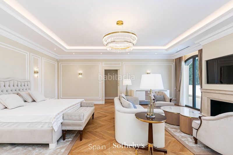 Foto f98153c1-ae4c-4824-8710-3fb43b3bf23d. Casa con riscaldamento parcheggio piscina in Eixample Sant Cugat del Vallès