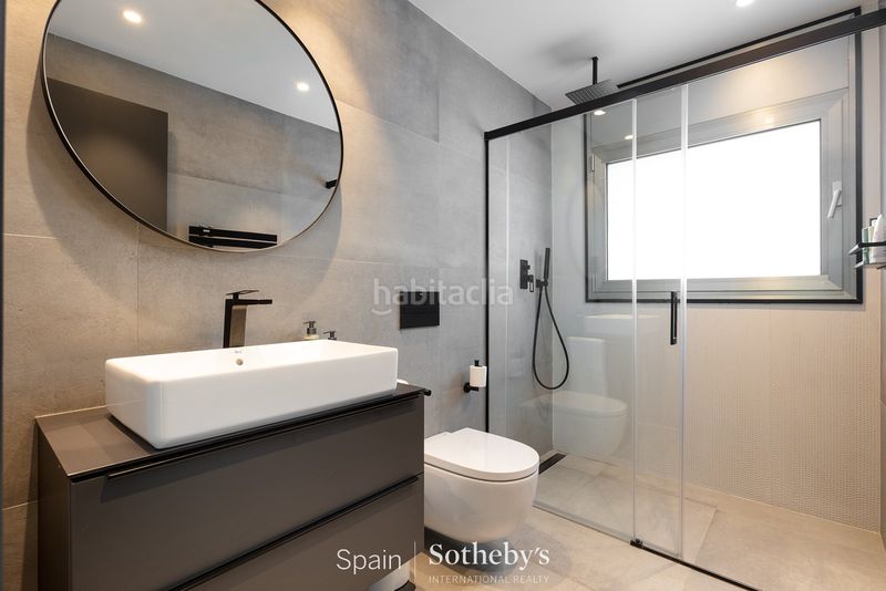 Foto fda2643f-8153-4f44-8df3-4bb035b39e15. Casa amb calefacció aparcament piscina a Tiana