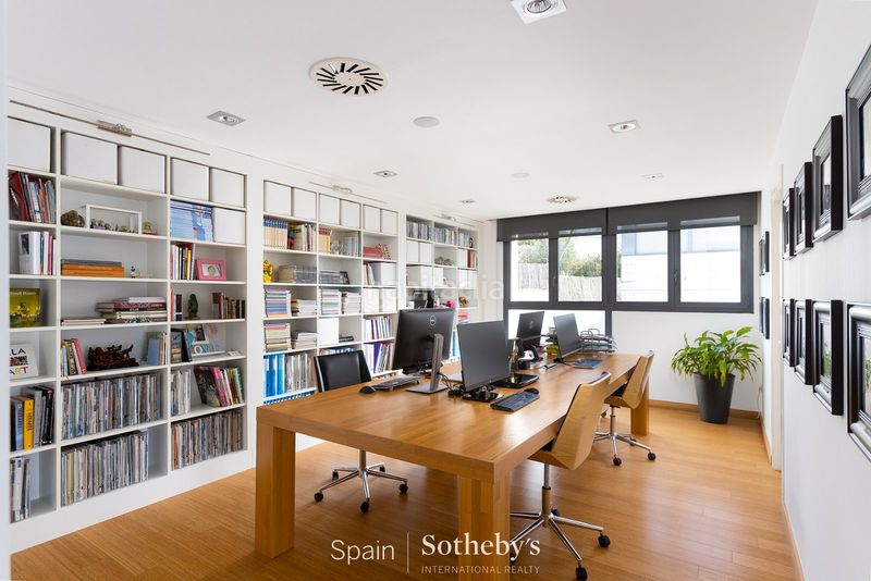 Foto 0a0c991b-6c72-4836-8b5b-181119a384d7. Casa amb aparcament piscina a Valldoreix Sant Cugat del Vallès