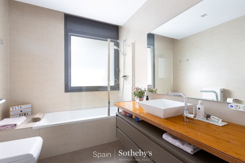 Foto 1393d05b-7bd1-468d-a7cc-5d0d154d572a. Casa amb aparcament piscina a Valldoreix Sant Cugat del Vallès