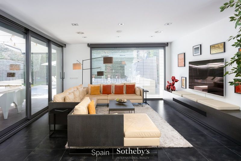 Foto aa4ed314-7161-4b09-8465-24390aa9e6ab. Casa amb aparcament piscina a Valldoreix Sant Cugat del Vallès