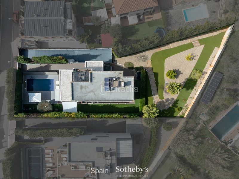 Foto fd75be92-8056-4ccf-ac85-c5589aa9fc5c. Casa amb aparcament piscina a Valldoreix Sant Cugat del Vallès