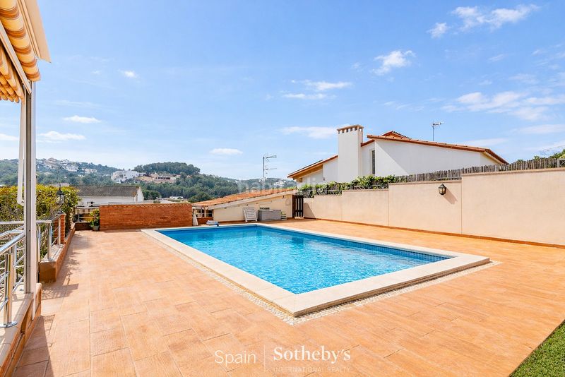 Foto 93c46088-85f3-4196-b553-c8ab24626350. Casa amb calefacció aparcament piscina a Mas Alba Sant Pere de Ribes