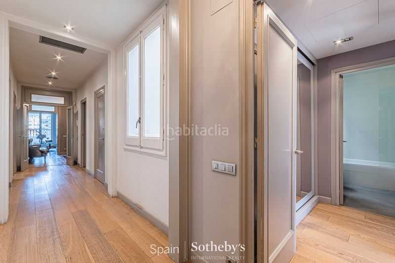 Foto 56051d30-fa85-416d-a66a-258b2dd3f9e0. Àtic amb calefacció a Barri de les Corts Barcelona
