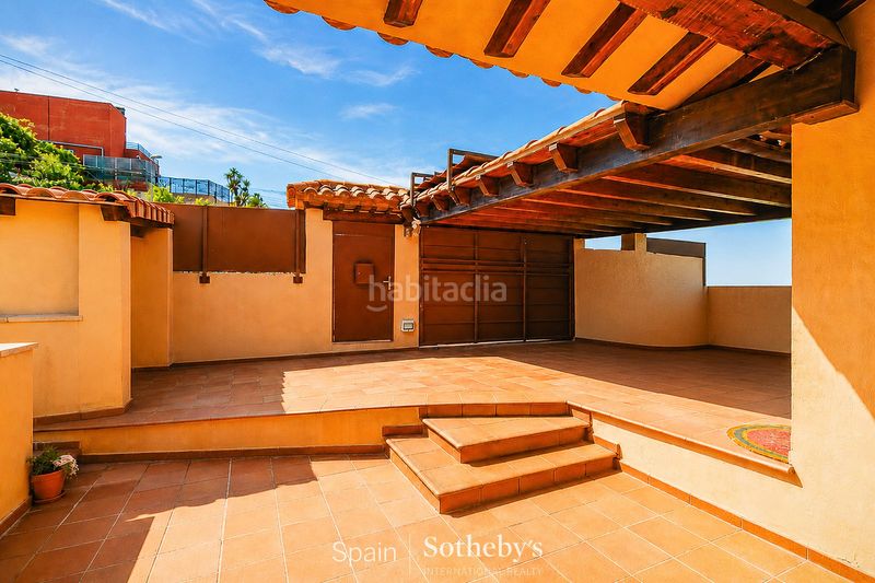 Foto 9e66f715-7d37-4367-bc04-4329de79fd1b. Casa amb calefacció aparcament piscina a Levantina - Montgavina - Quintmar Sitges