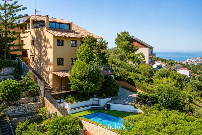 Foto a47cf643-93ee-4e5d-aaa9-1e421ddf1bdf. Casa amb calefacció aparcament piscina a Levantina - Montgavina - Quintmar Sitges