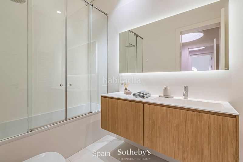 Foto 8f537cc6-f63f-409b-b797-283edfb094a2. Apartament amb calefacció piscina a Dreta de l´Eixample Barcelona