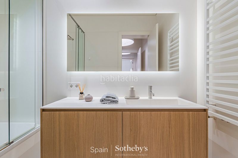 Foto aadcd75f-1373-4a7f-9d95-f24f0152ebea. Apartament amb calefacció piscina a Dreta de l´Eixample Barcelona