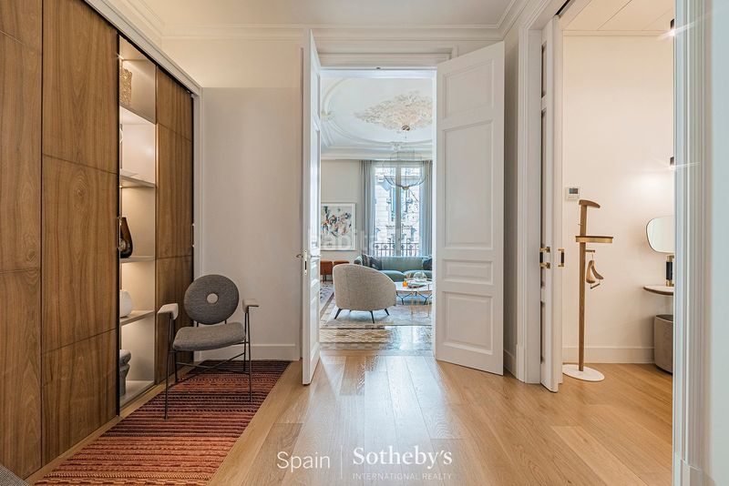 Foto b3b99879-3d08-400f-abc3-f8214dc138fc. Apartament amb calefacció piscina a Dreta de l´Eixample Barcelona