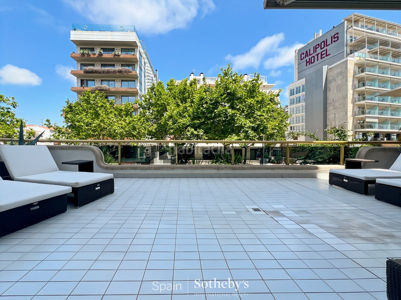 Foto 15611eb1-ea3a-4597-9825-2f0acb699256. Apartament amb calefacció aparcament piscina a Can Girona - Terramar - Vinyet Sitges